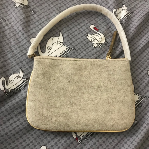 Send offer - Kate spade wristlet. - Picture 3 of 3